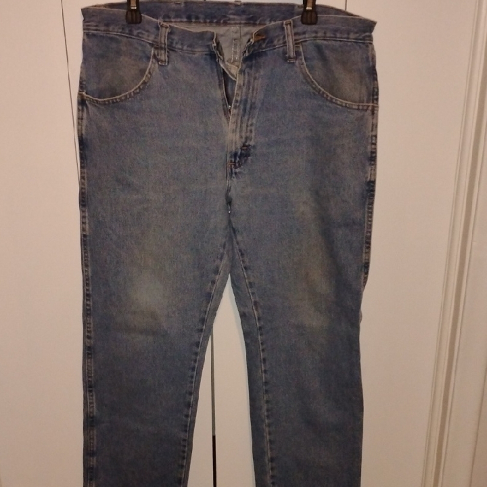 Rustler Men's Relaxed Fit Light Blue Denim Jeans